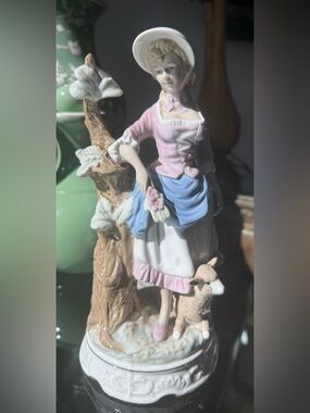 Porcelana de Cuernavaca Lady w Lamb Figurine 9.75” Mexico